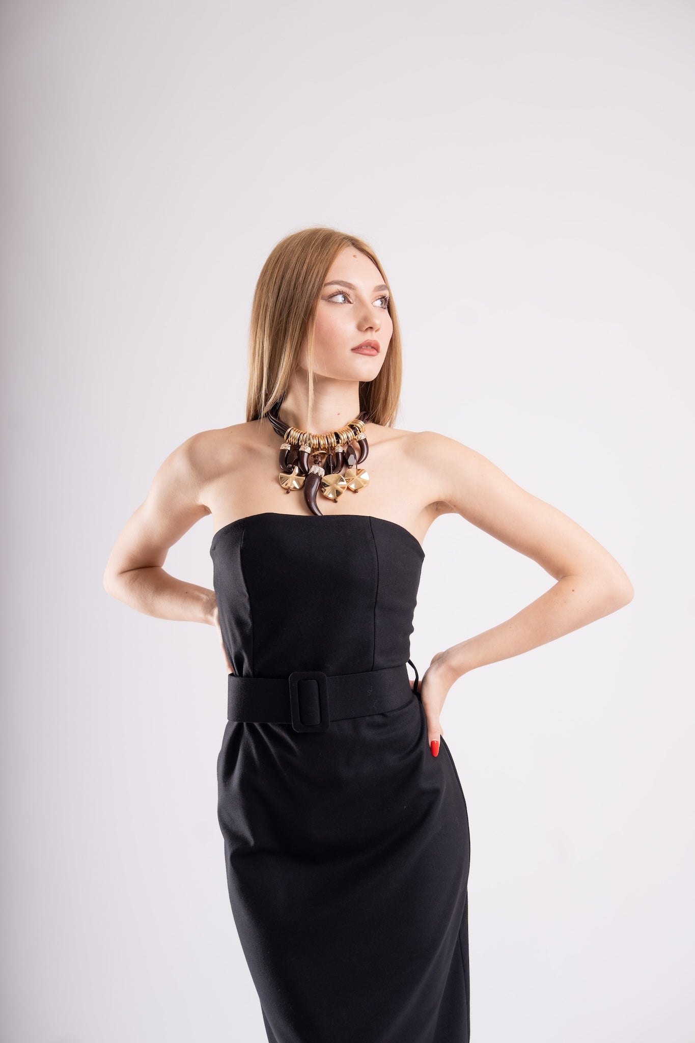 ABITO SCOLLO FRANCESE