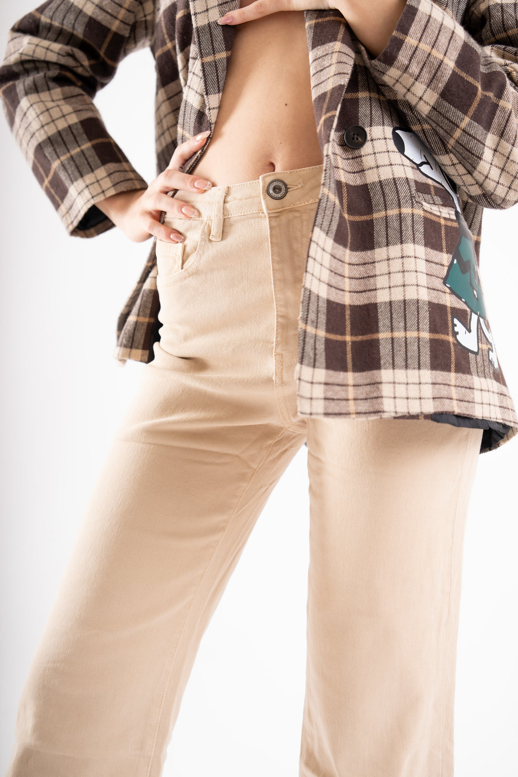 PANTALONE CON RISVOLTO SABBIATO